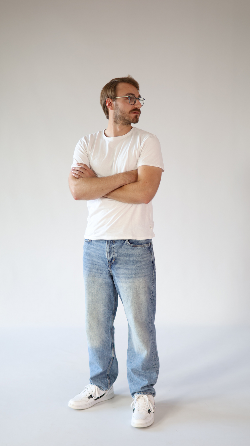 Timo Mezger Ganzkörper neutral